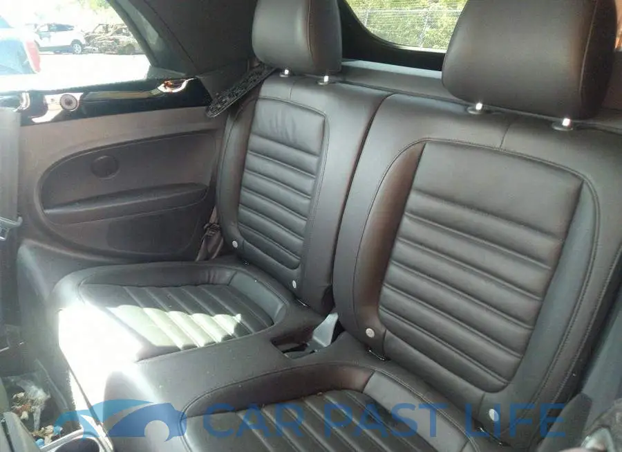 3VW5X7AT5DM807889# 8