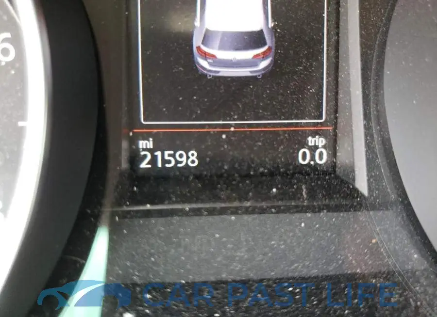 3VW5T7AU4KM011040# 8