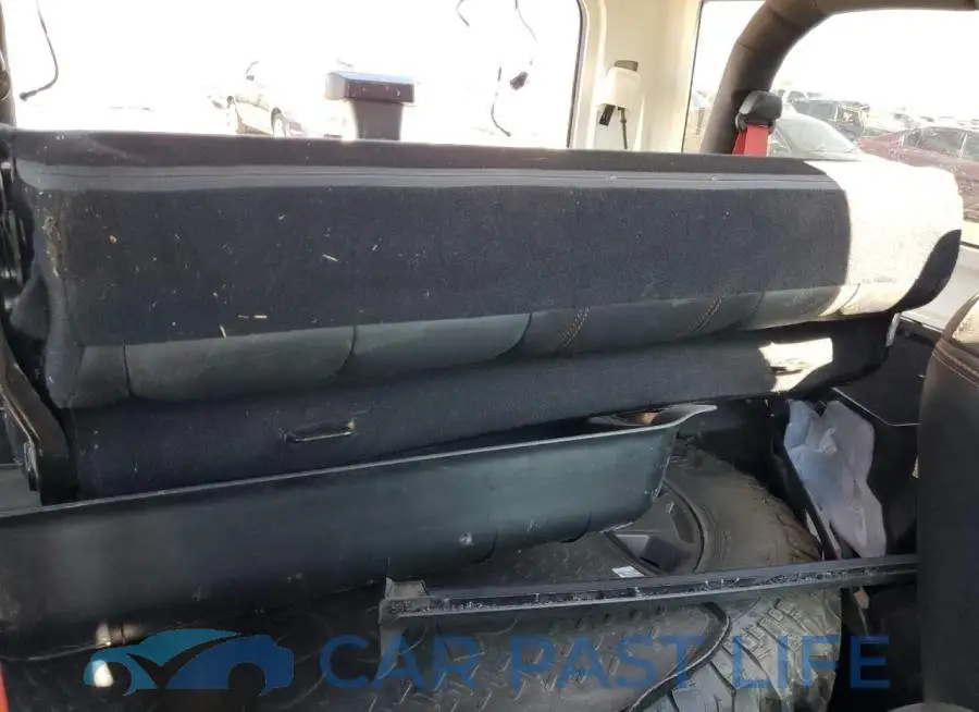 1C4BJWCG2JL830495# 6
