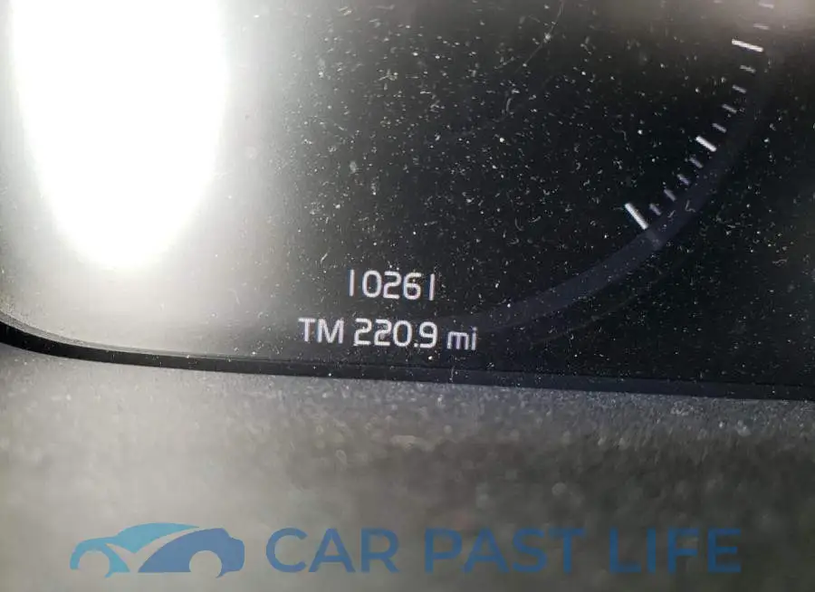 YV4162UK8M2475641# 8