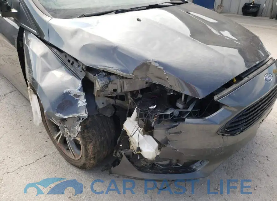 1FADP3F2XJL210070# 9