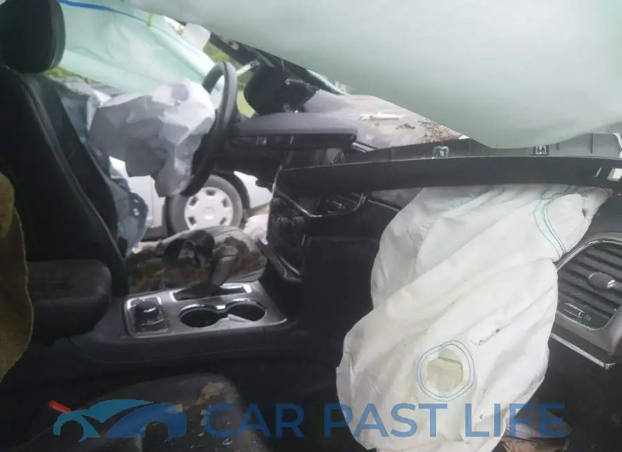 1C4RJFBG6LC135021# 5