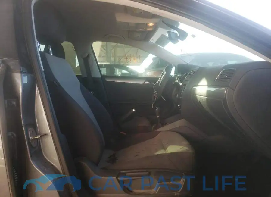 3VW167AJ6HM341055# 5