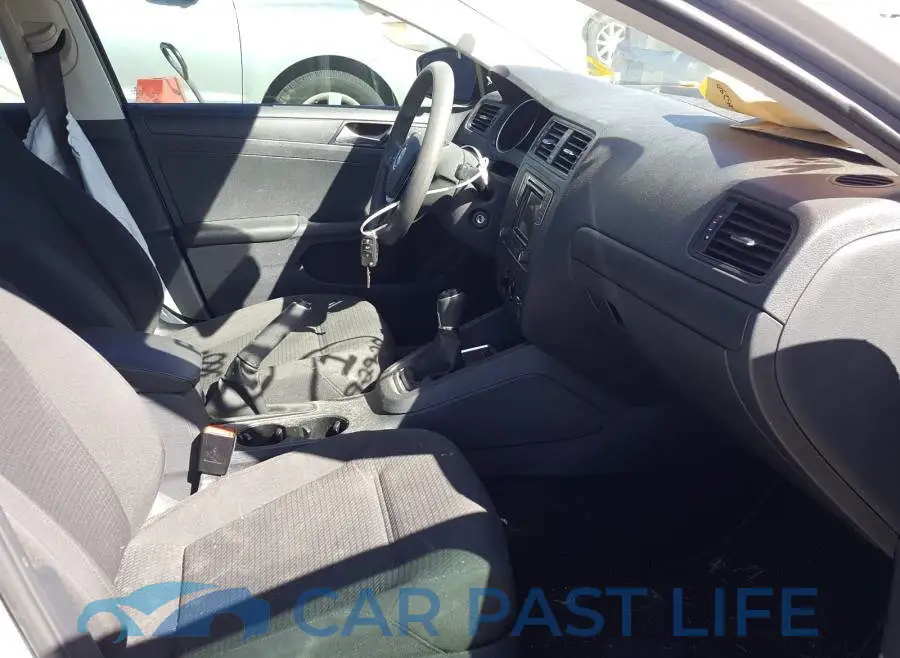3VW167AJ9GM328797# 5