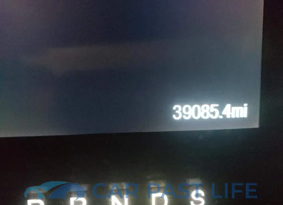 3FA6P0VP8HR363076# 8