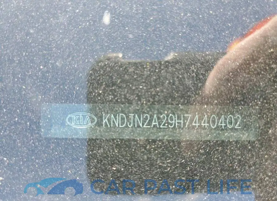KNDJN2A29H7440402# 10