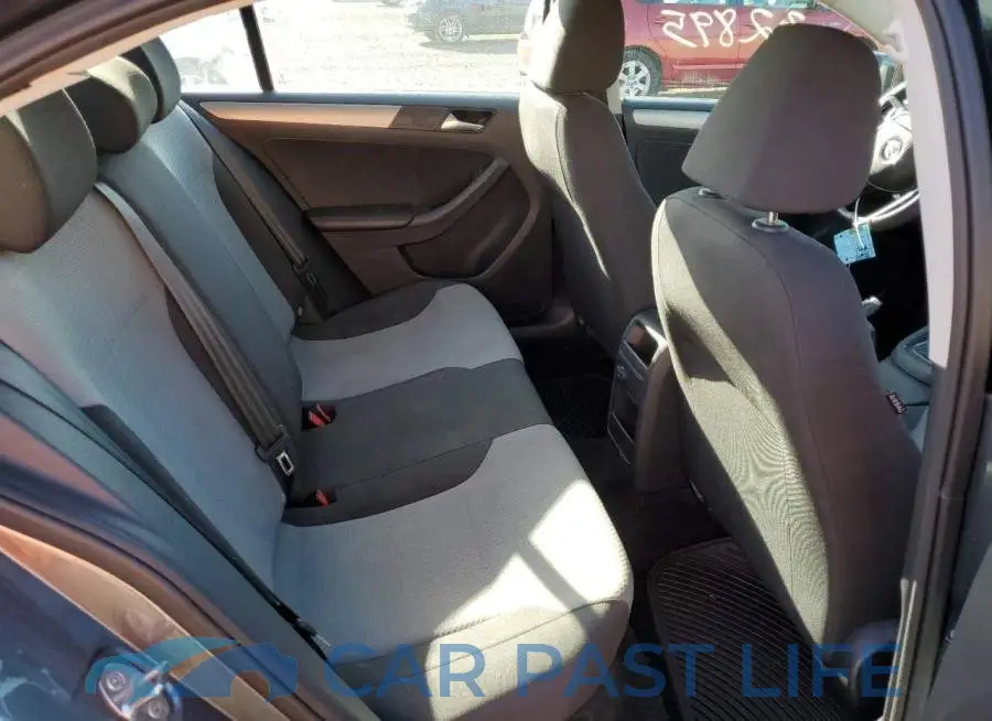 3VW2B7AJ6HM358759# 6