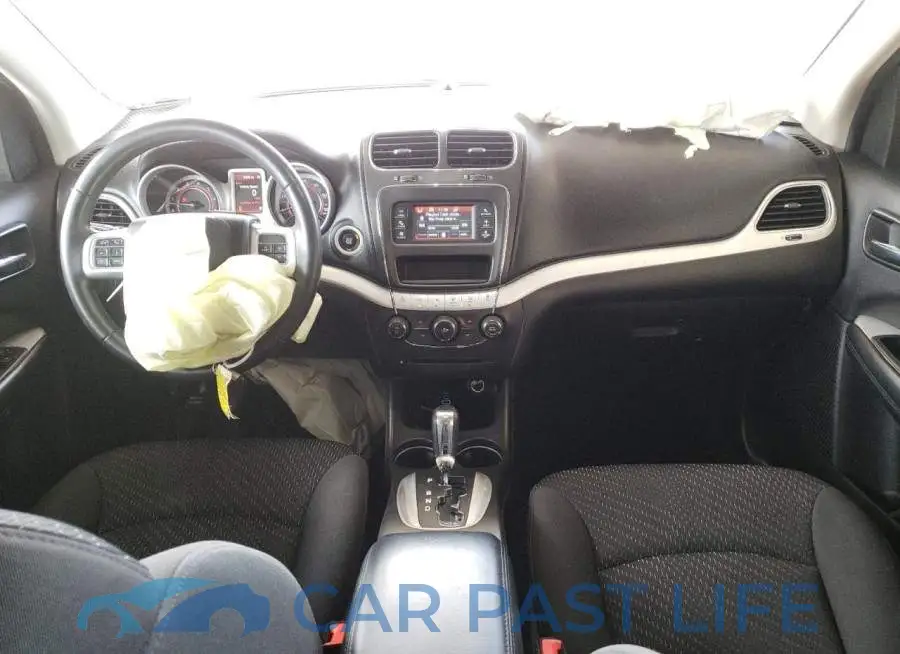 3C4PDCABXJT518240# 9