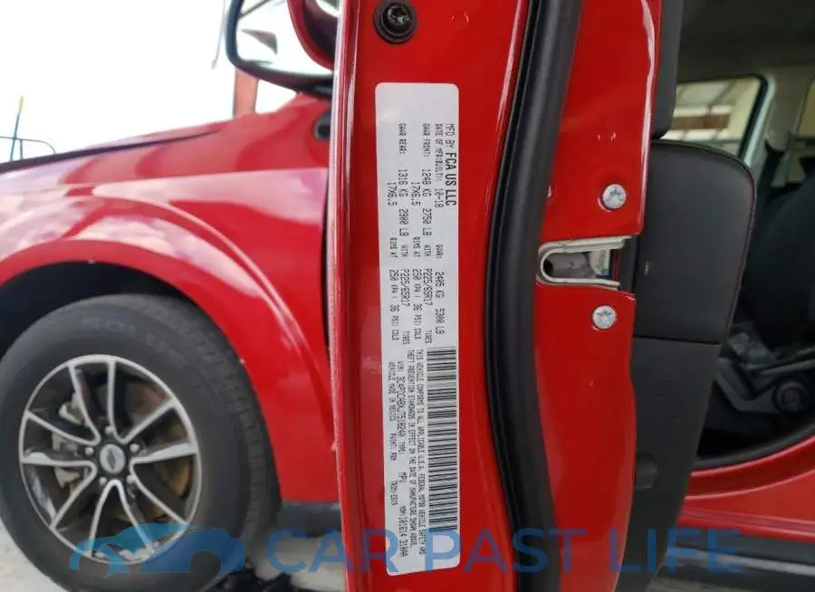 3C4PDCABXJT518240# 10