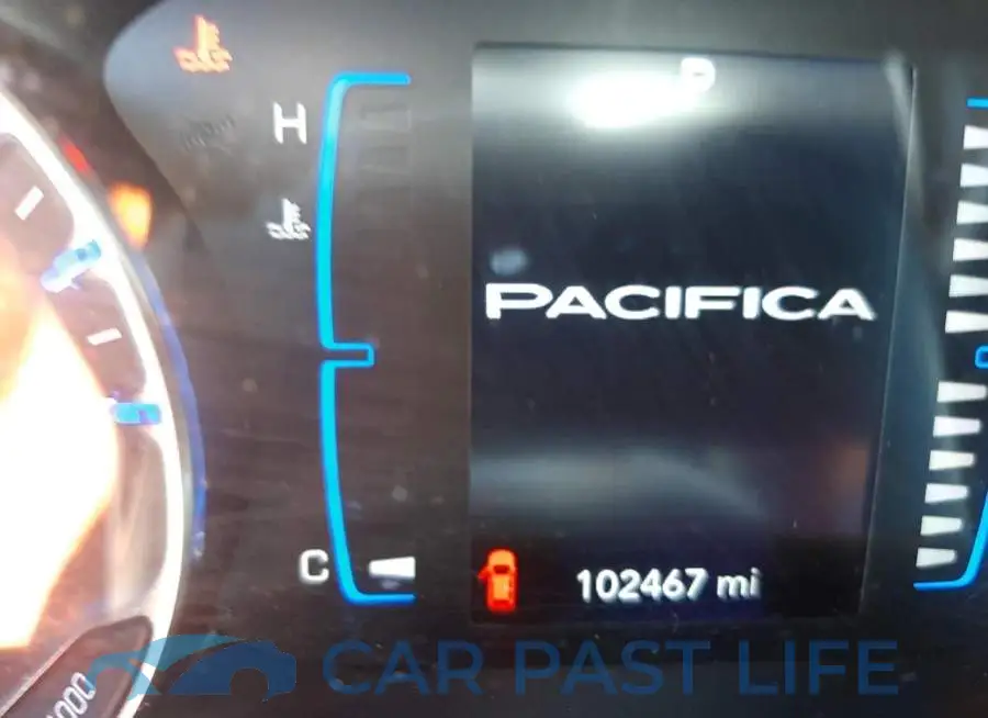 2C4RC1DG4HR516228# 8