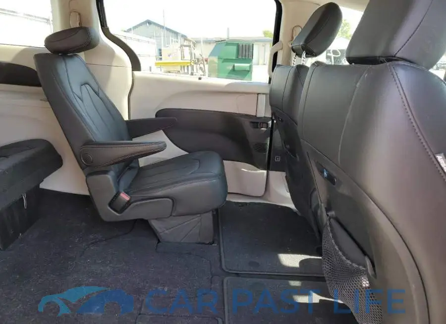2C4RC1BG4JR291883# 6