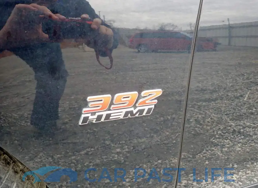 2C3CDXGJ5KH742423# 7