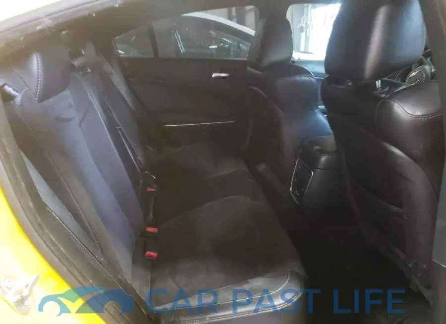 2C3CDXGJ7JH135275# 6