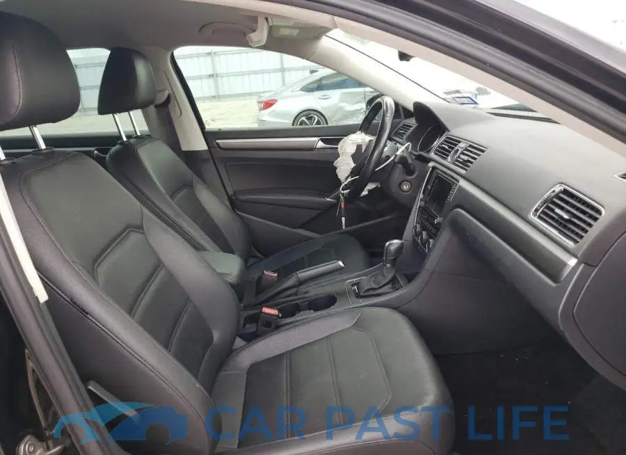 1VWDT7A32HC005637# 5