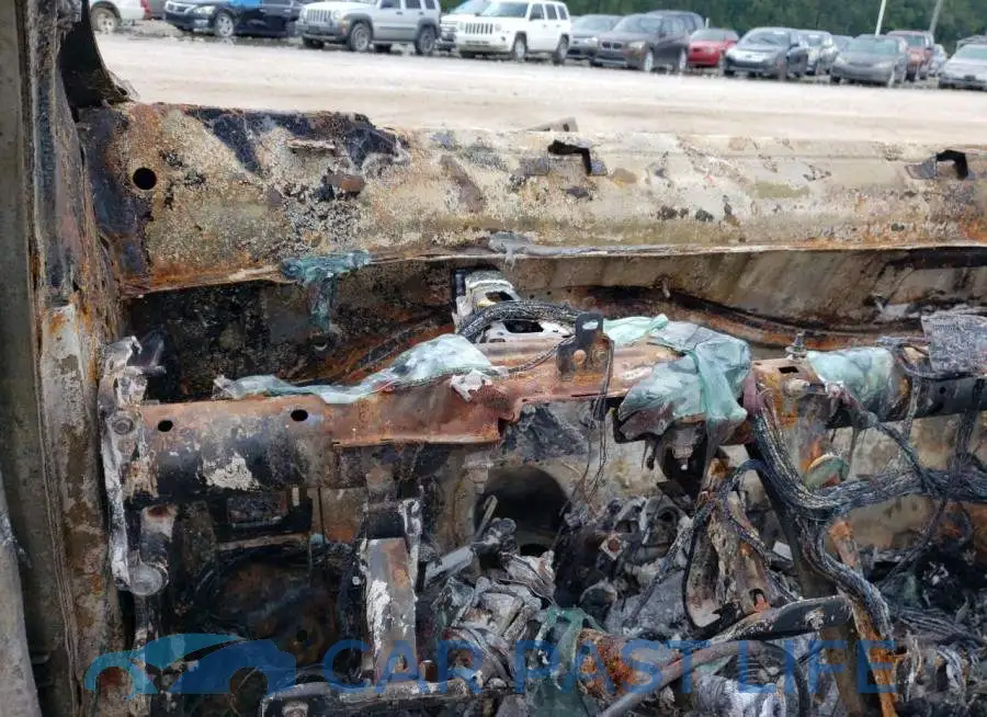 2GNAXHEV6J6217085# 8