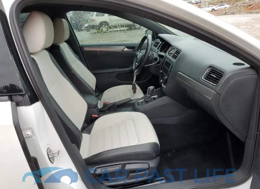 3VWD17AJ5GM241880# 5