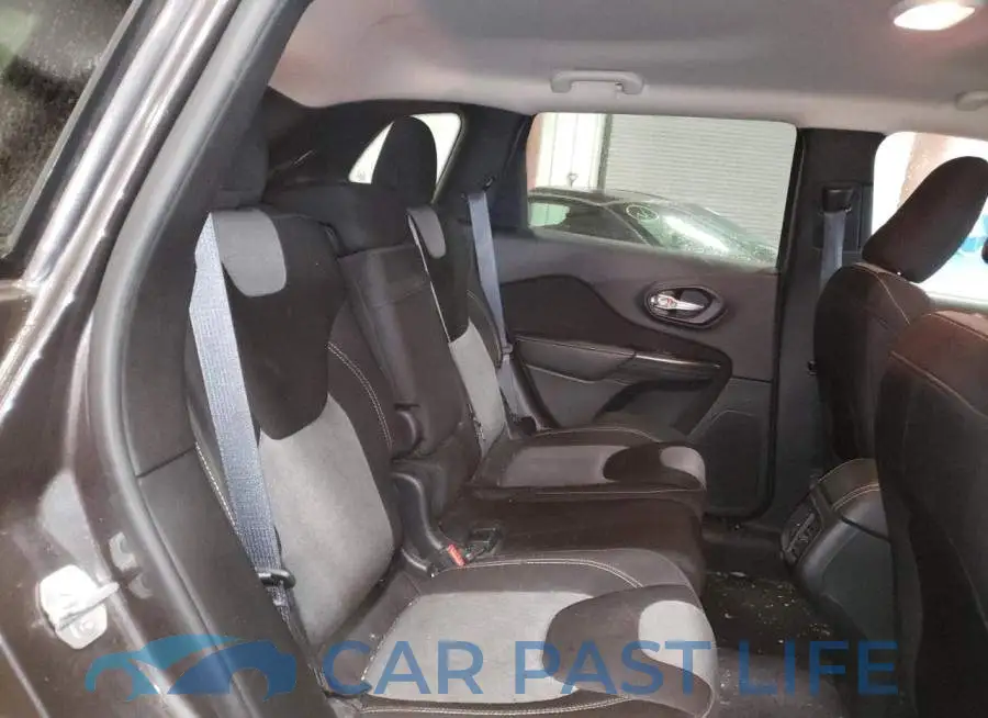 1C4PJLAS5GW315395# 6
