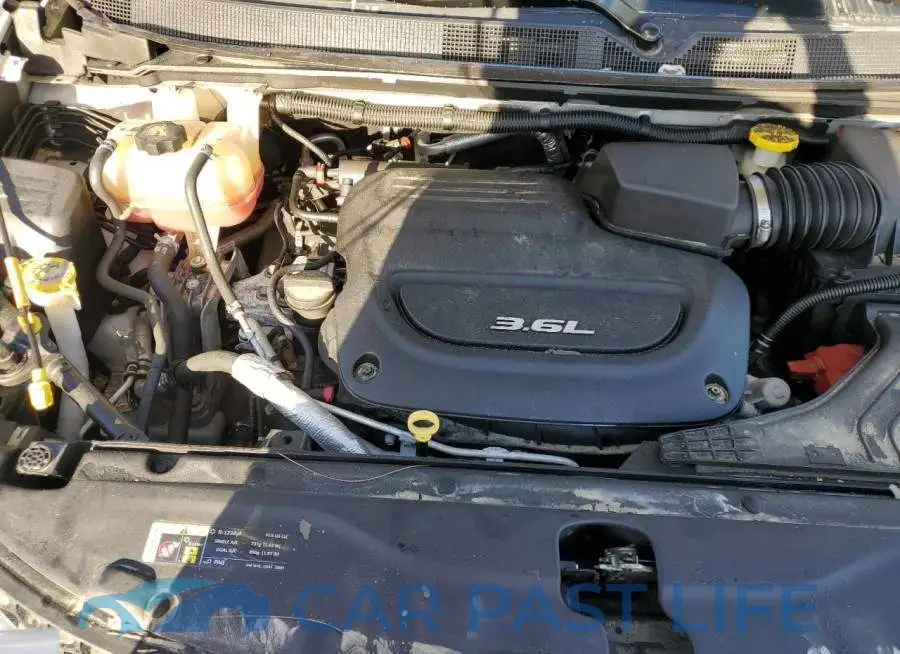 2C4RC1BG1HR752077# 7