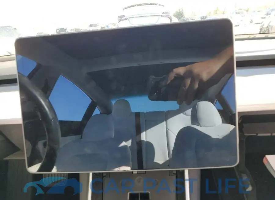 5YJ3E1EB8JF097742# 8