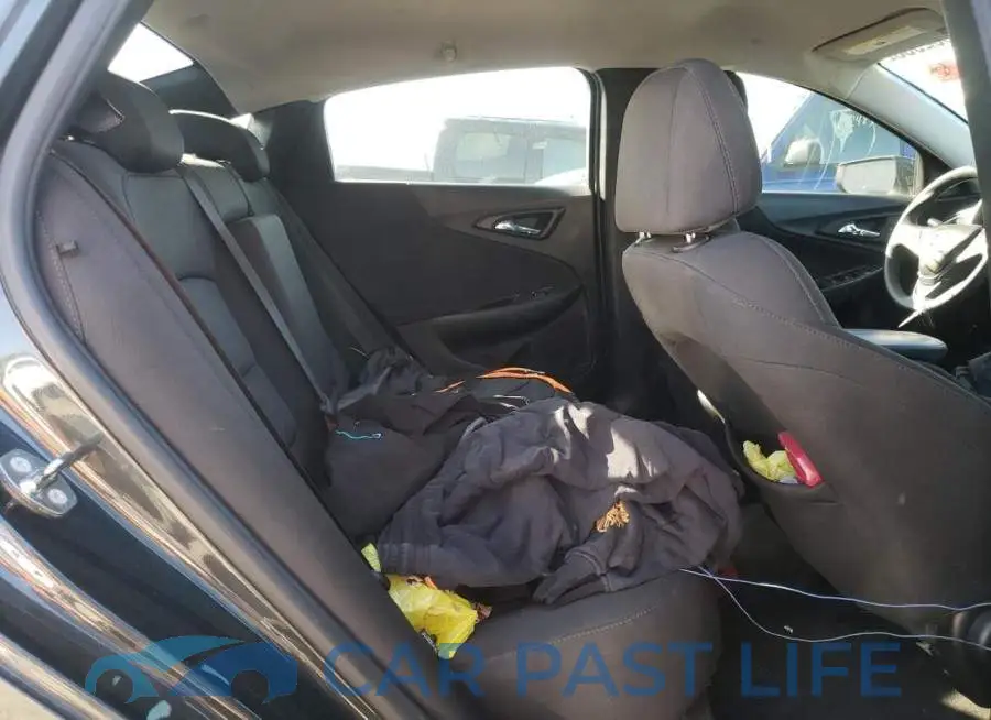 1G1ZD5STXJF160572# 6