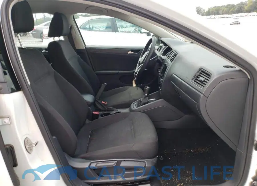 3VW167AJ0GM379511# 5