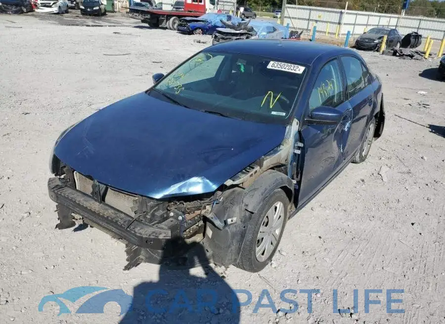 3VW2B7AJ7HM328735# 2