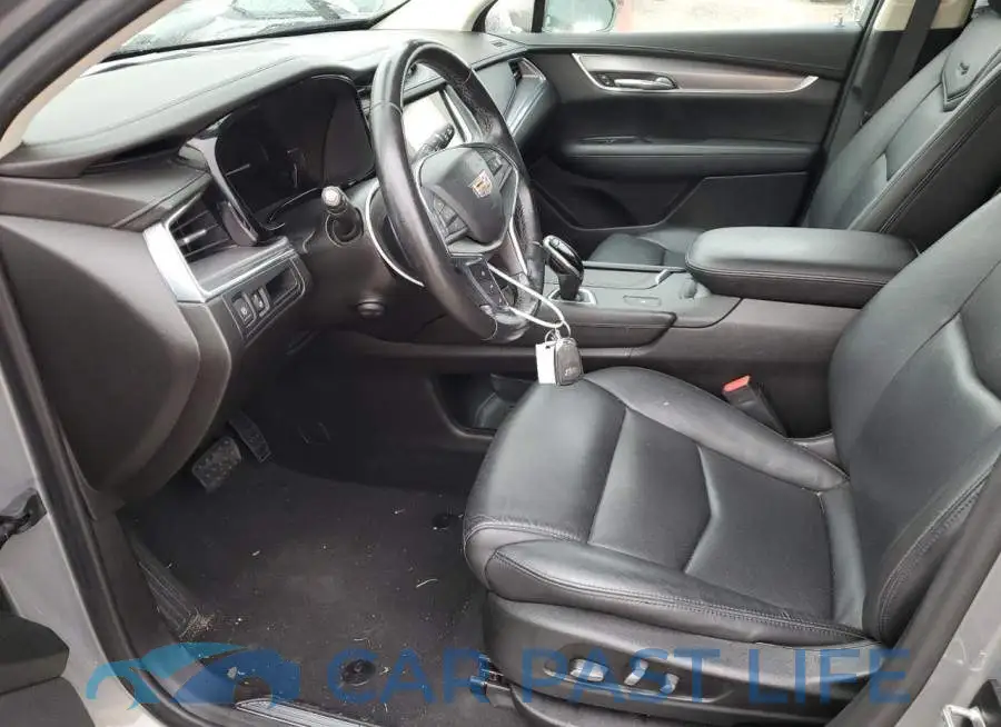 1GYKNCRS8JZ215262# 7