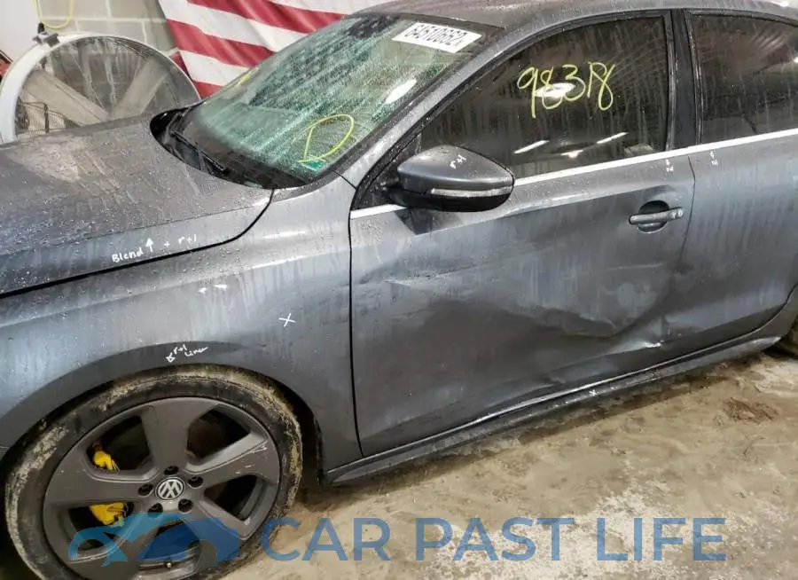 3VW4S7AJ6EM352965# 9