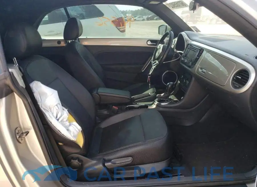 3VW5X7AT0DM806858# 5