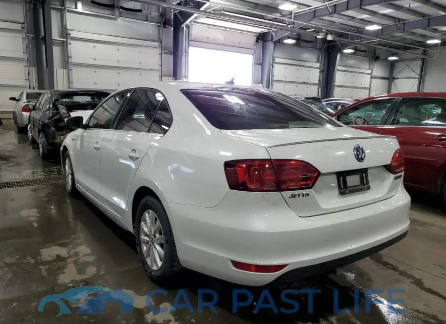 3VW637AJ6EM311242# 3