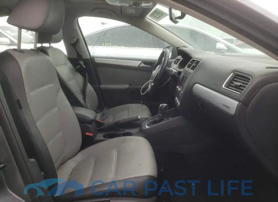3VW637AJ7DM232838# 5