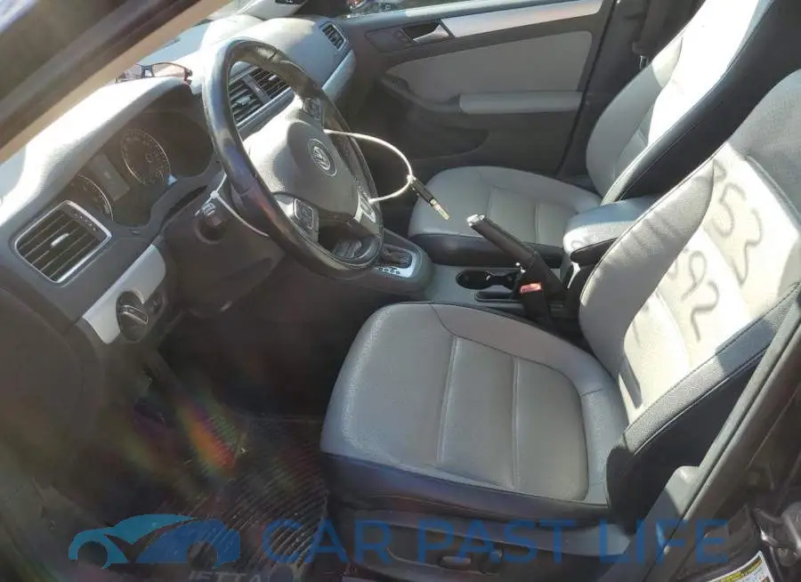 3VW637AJ8EM251805# 7