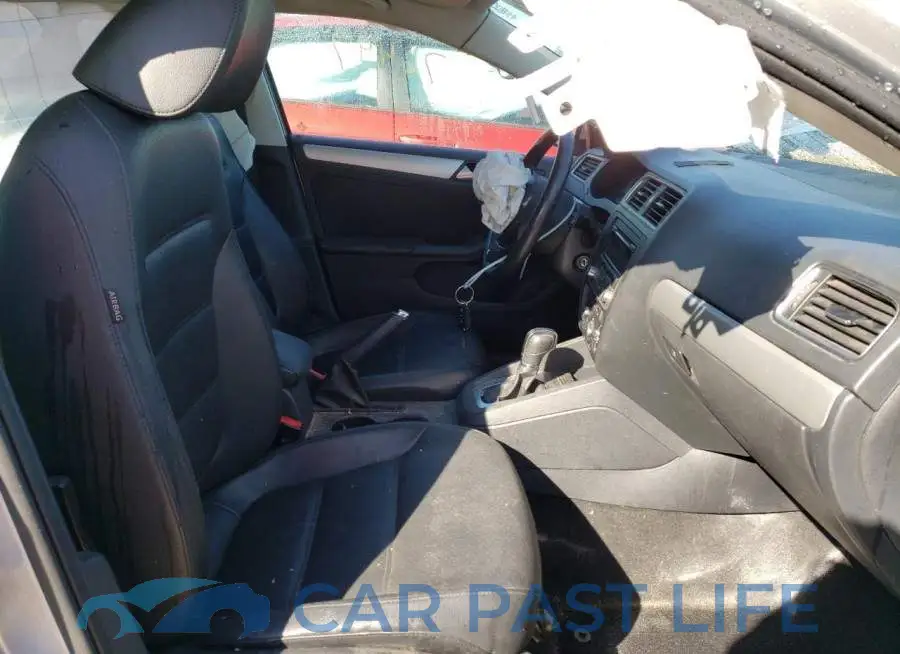 3VWD17AJ9EM273373# 5