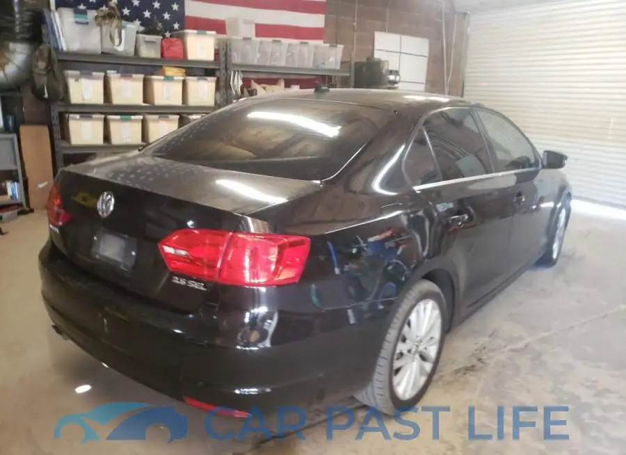 3VWLP7AJ5DM368358# 4