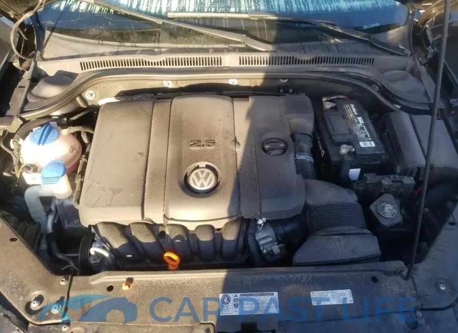 3VWLP7AJ7DM409279# 7