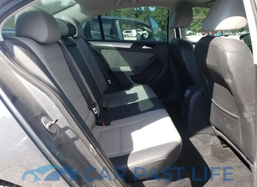 3VW637AJ6EM207494# 6