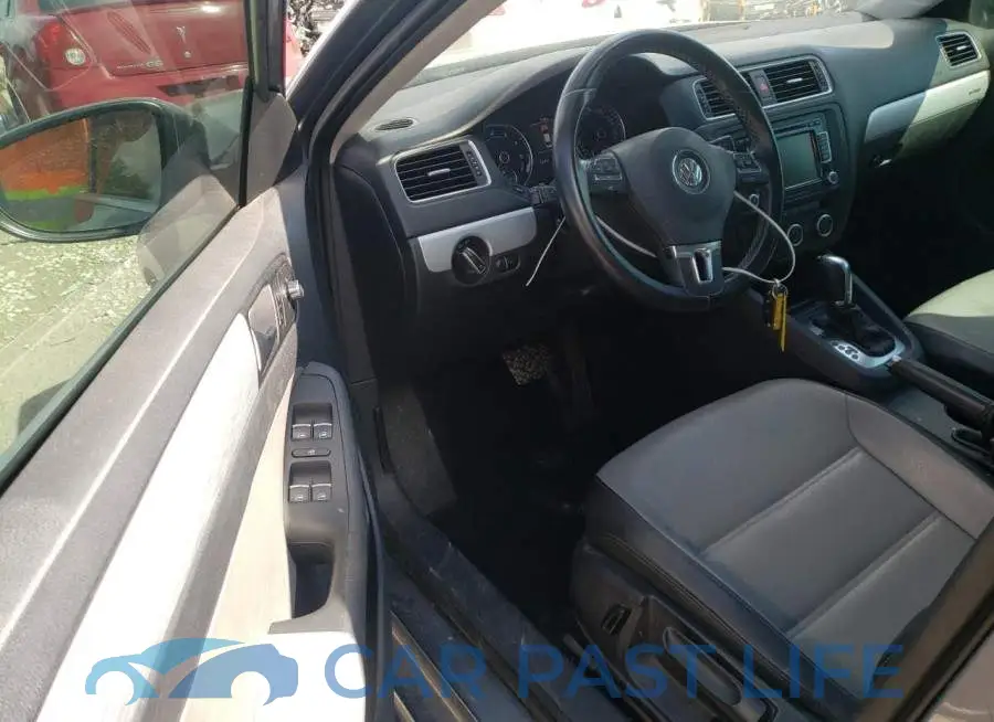 3VW637AJ6EM207494# 9