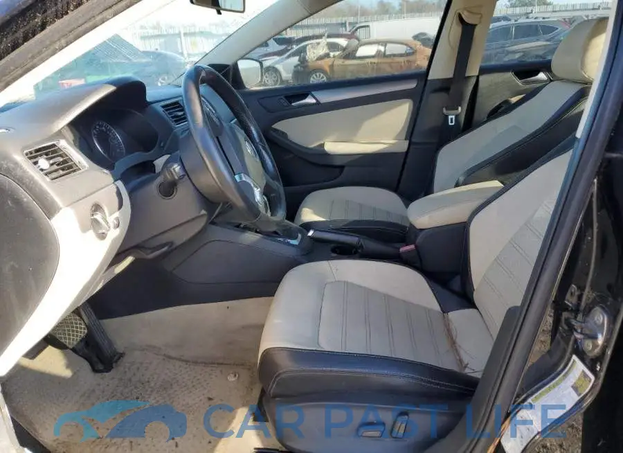 3VWLX7AJ7DM426082# 7
