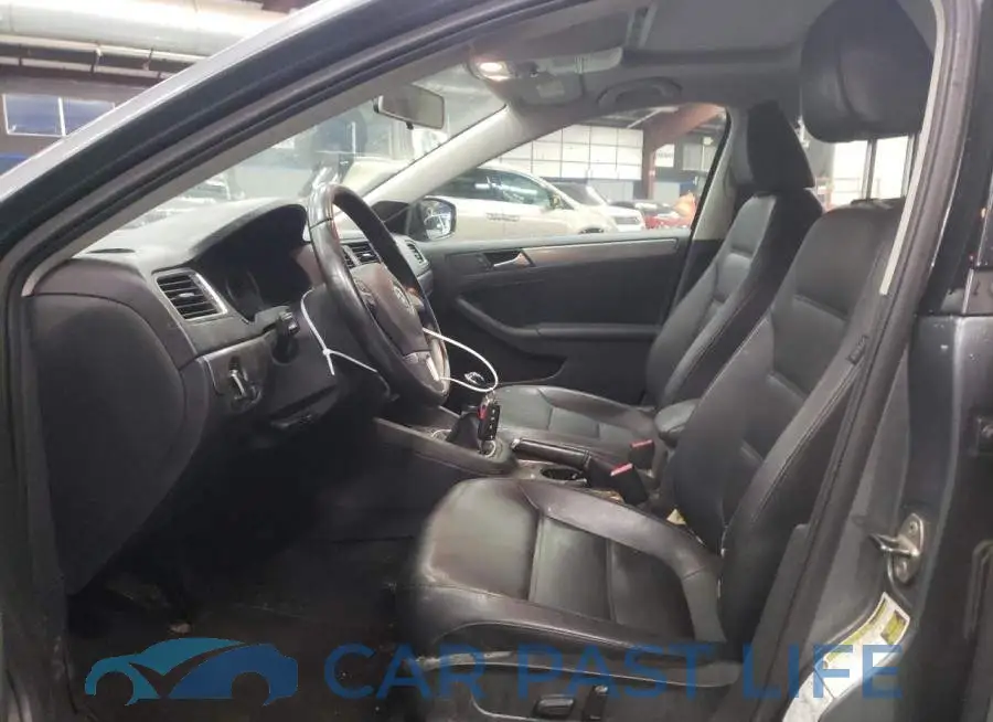 3VW3L7AJ5DM370106# 7