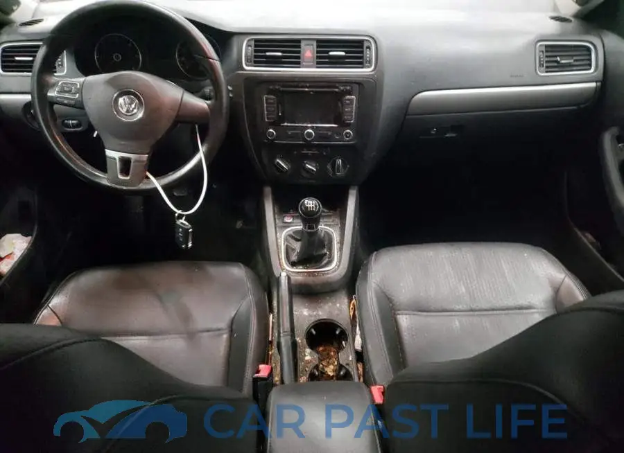 3VW3L7AJ5DM370106# 8