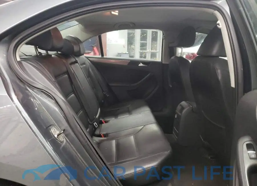 3VW3L7AJ5DM370106# 10
