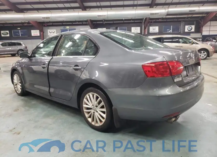 3VW3L7AJ5DM370106# 2