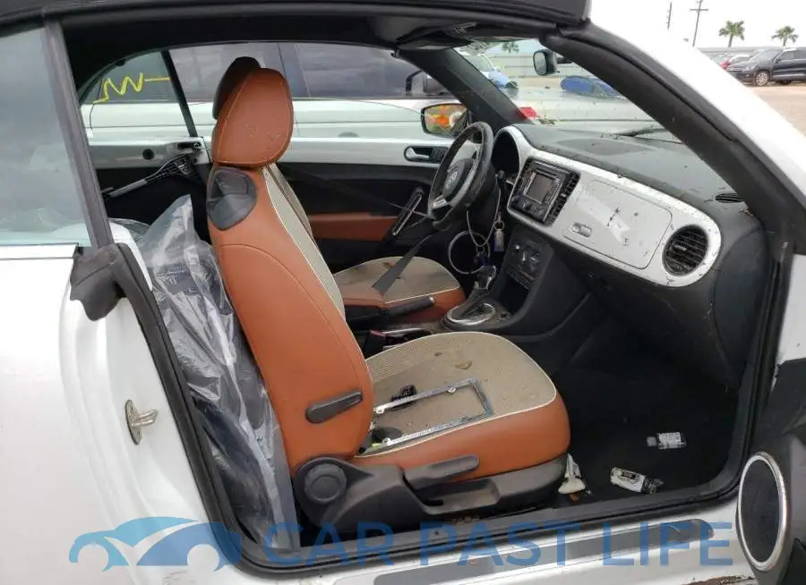 3VW517ATXFM809979# 5