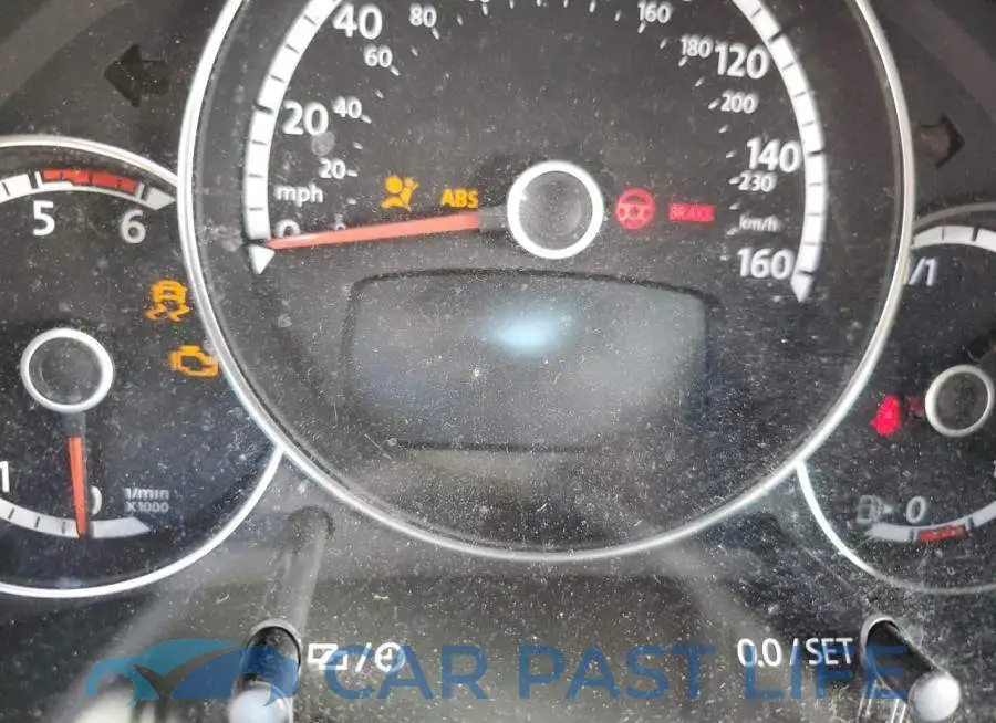 3VW5L7AT3DM810155# 8