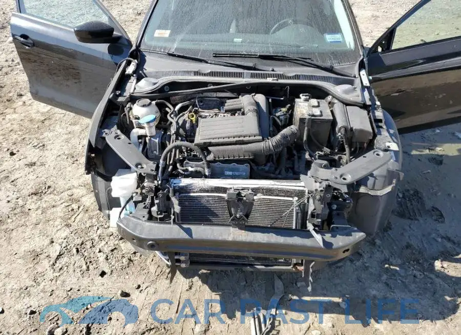 3VW2B7AJXJM212693# 7