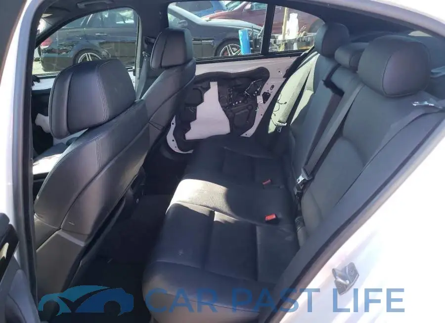 WBAFR9C50DD226868# 10