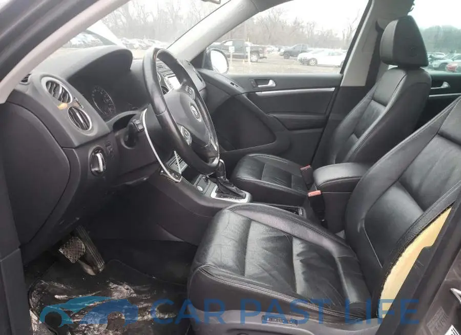 WVGBV3AX2DW618975# 7