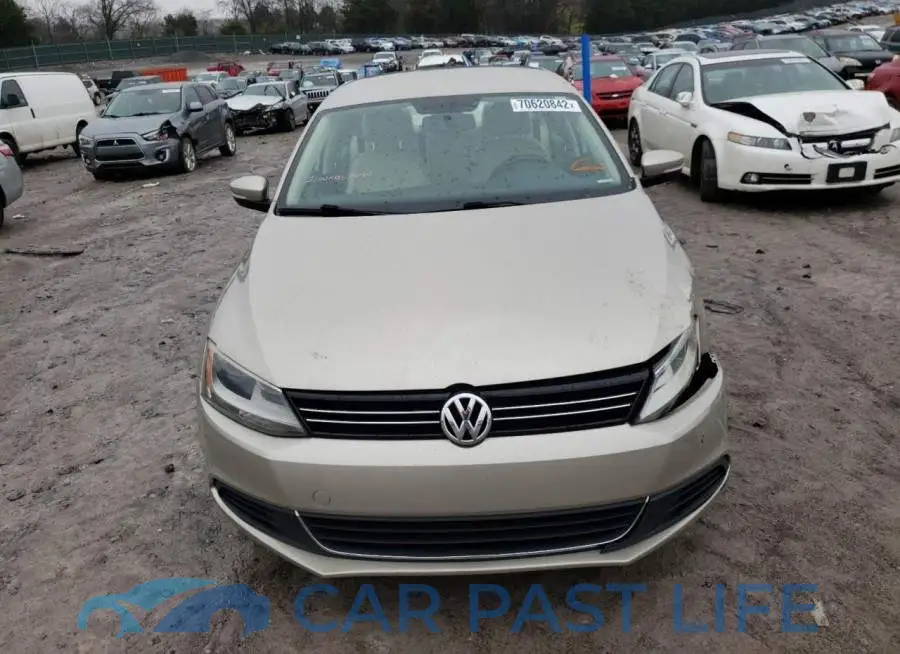 3VWDX7AJXDM221800# 5