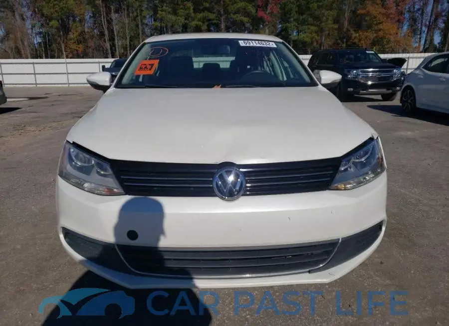 3VW637AJ0DM231093# 5