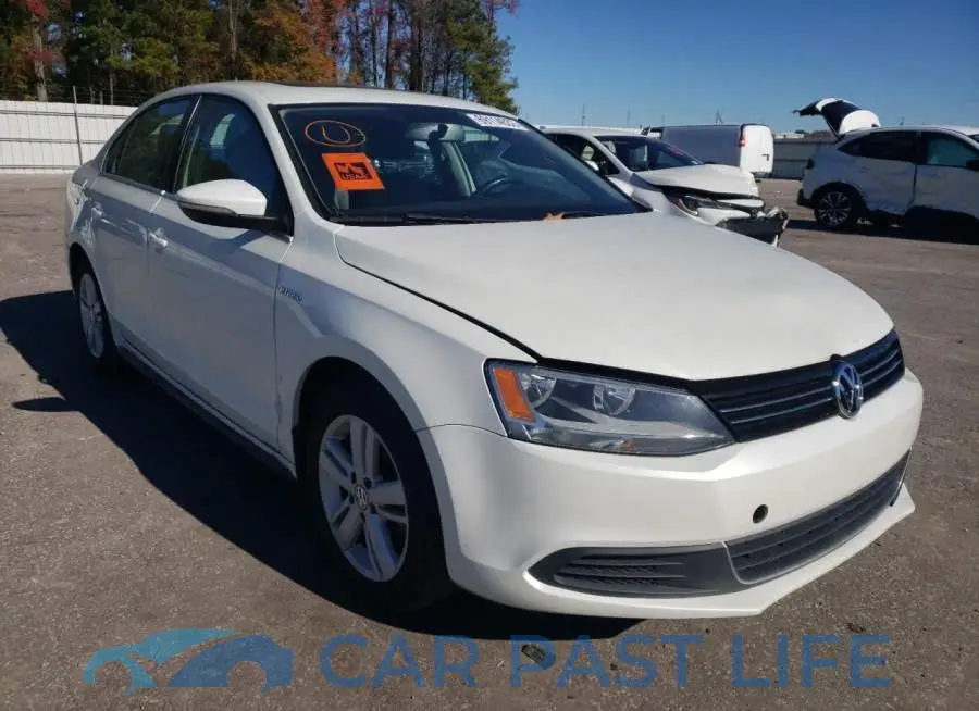 3VW637AJ0DM231093# 4
